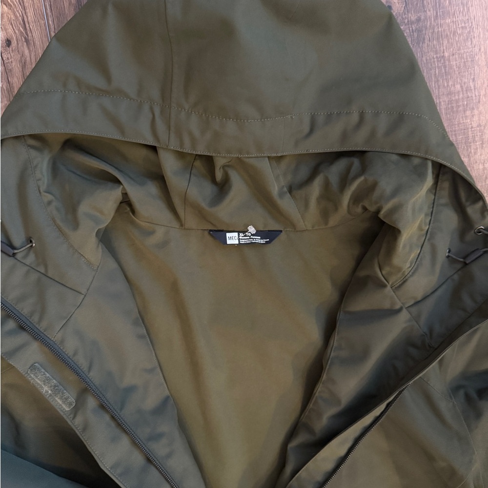 Med Olive Green Hooded insulated Jacket - Picture 3 of 4